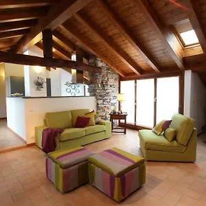Snug Nest , Como Italy