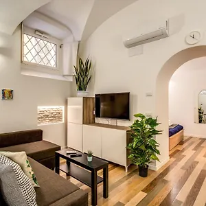 Fresh House Navona , Rome Italy