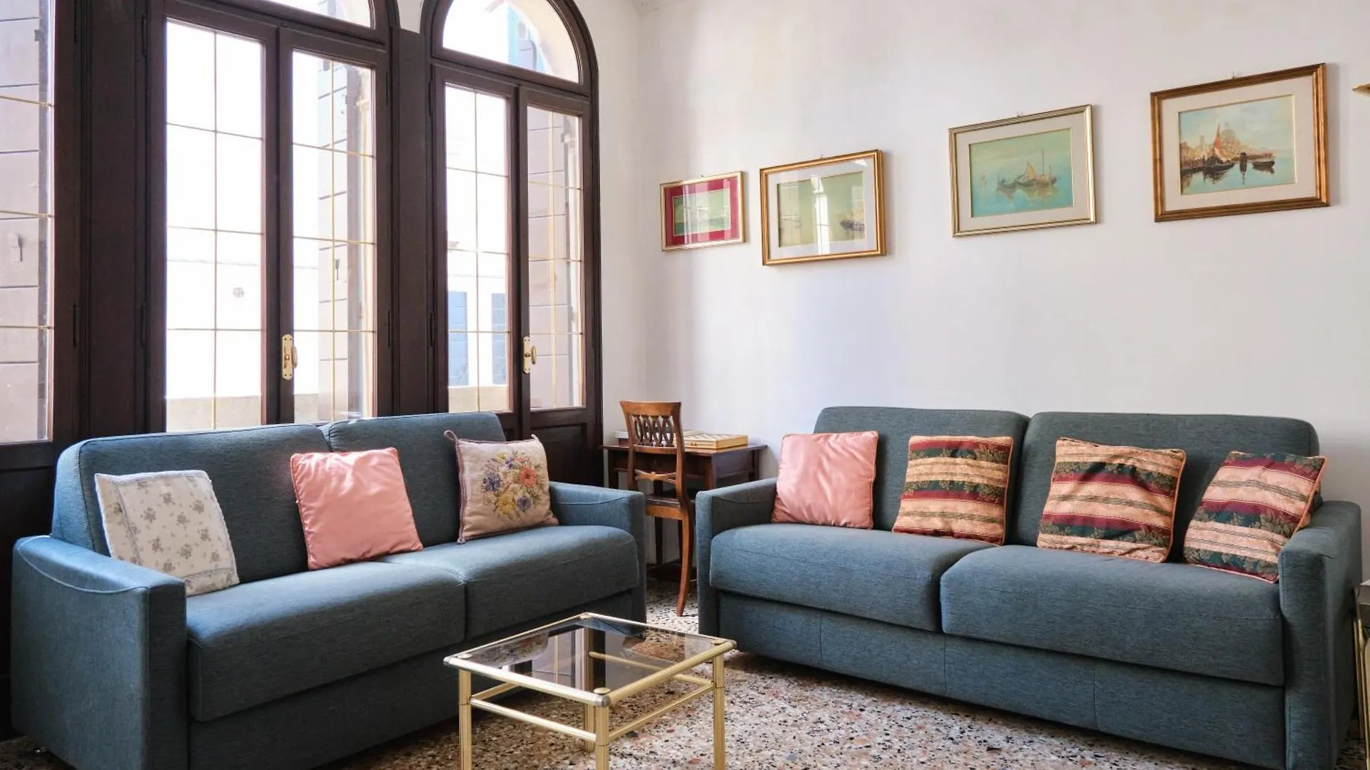 Lustraferi Apartment Venise 0*,